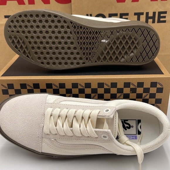 Vans WMNS Bmx Old Skool
Marshmallow/Gum
VN0005UZOVM Sneakers - Picture 5 of 16